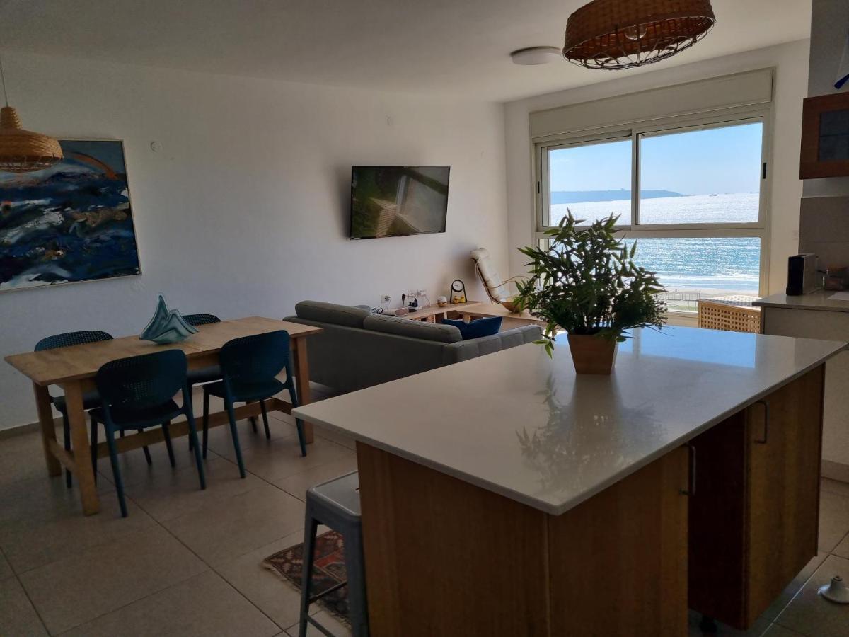 Beachfront Gallery Акко Экстерьер фото