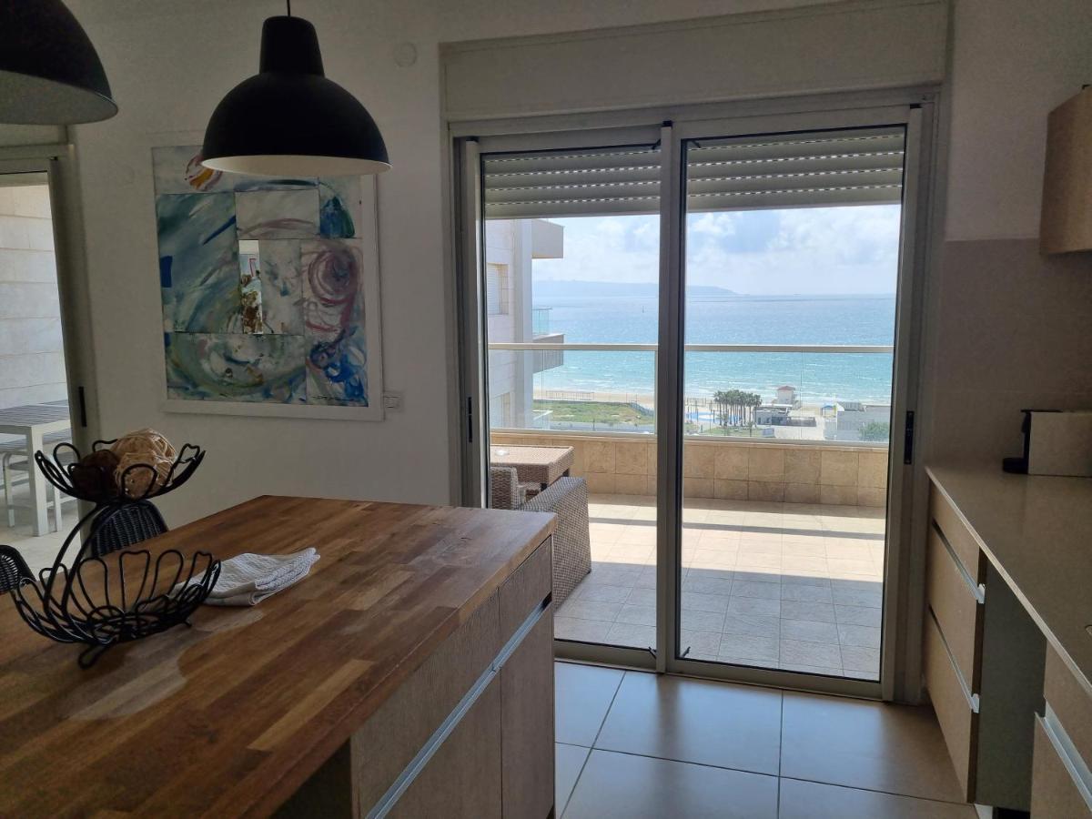 Beachfront Gallery Акко Экстерьер фото