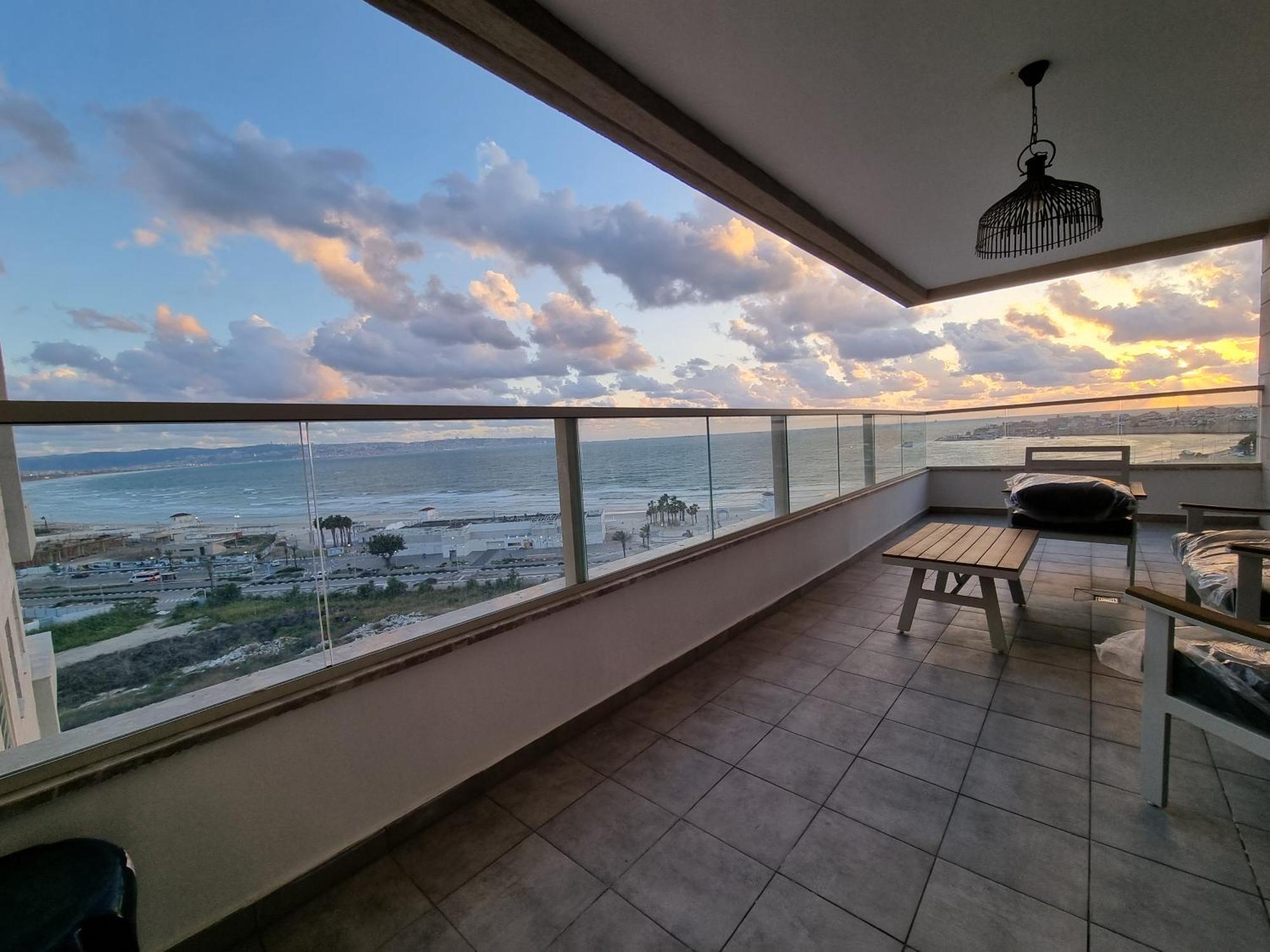 Beachfront Gallery Акко Экстерьер фото